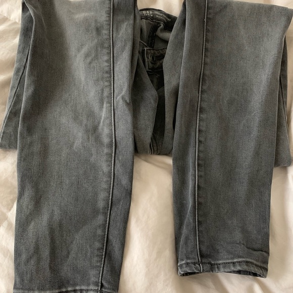 Gap Maternity Skinny Jeans - Picture 3 of 5